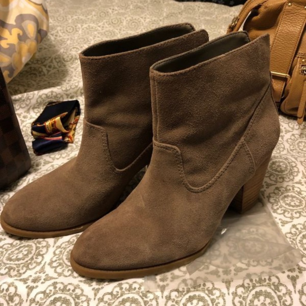 Ankle boots